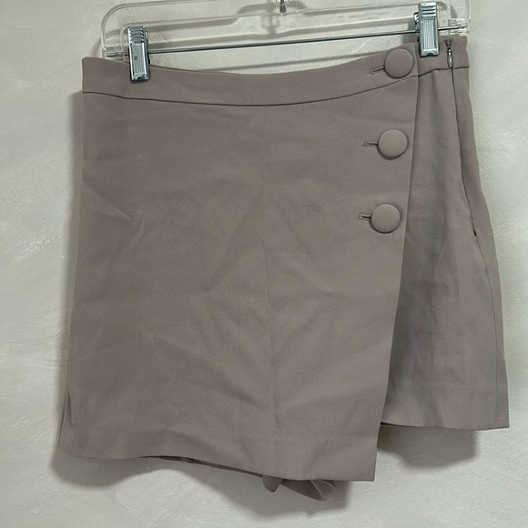 Aritzia Babaton colin Skort size 8 medium beige shorts - Picture 1 of 9
